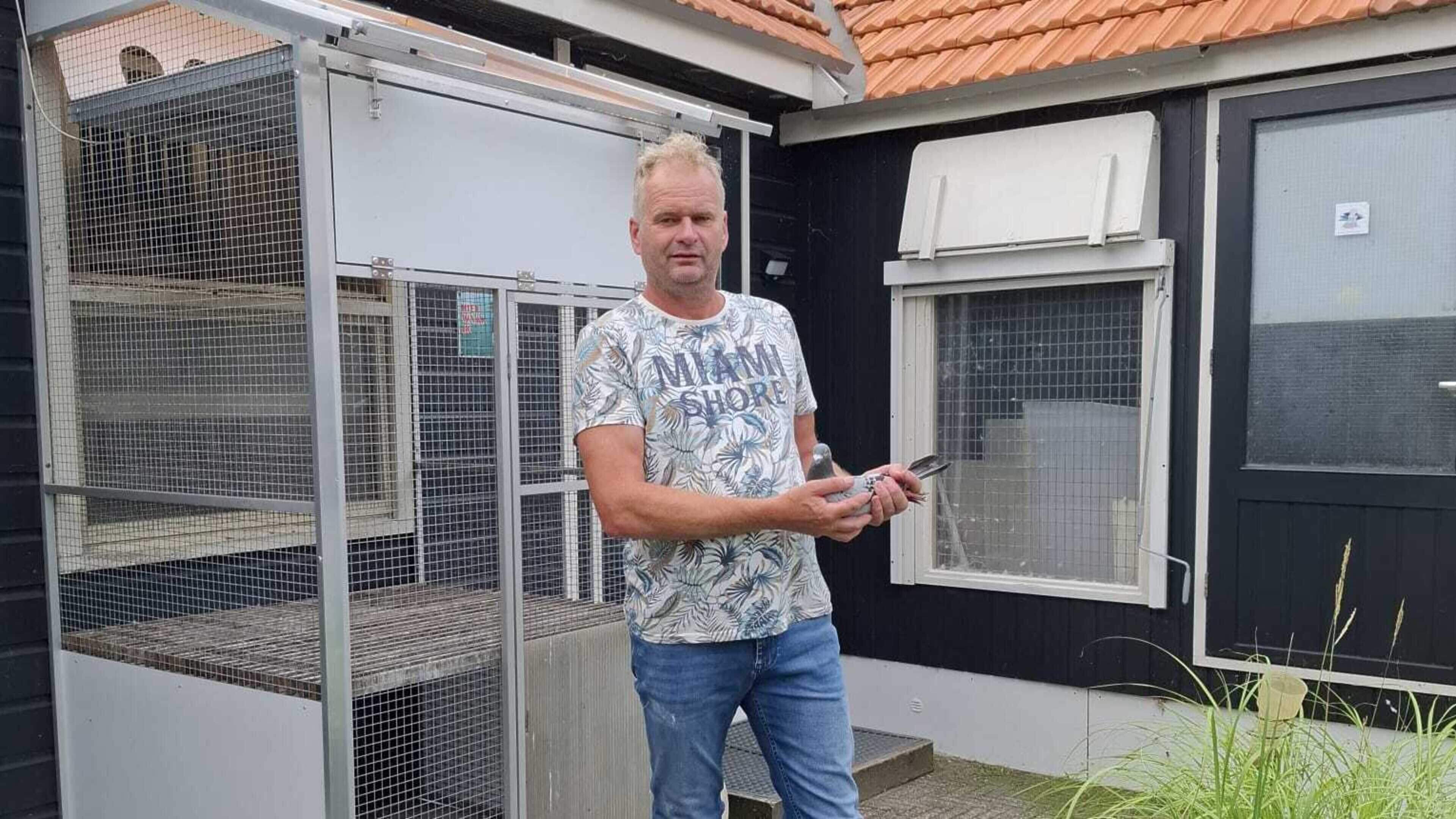 Henk Jansen van Streekvliegers uit Staphorst pakt overwinning na vlucht van 725 kilometer