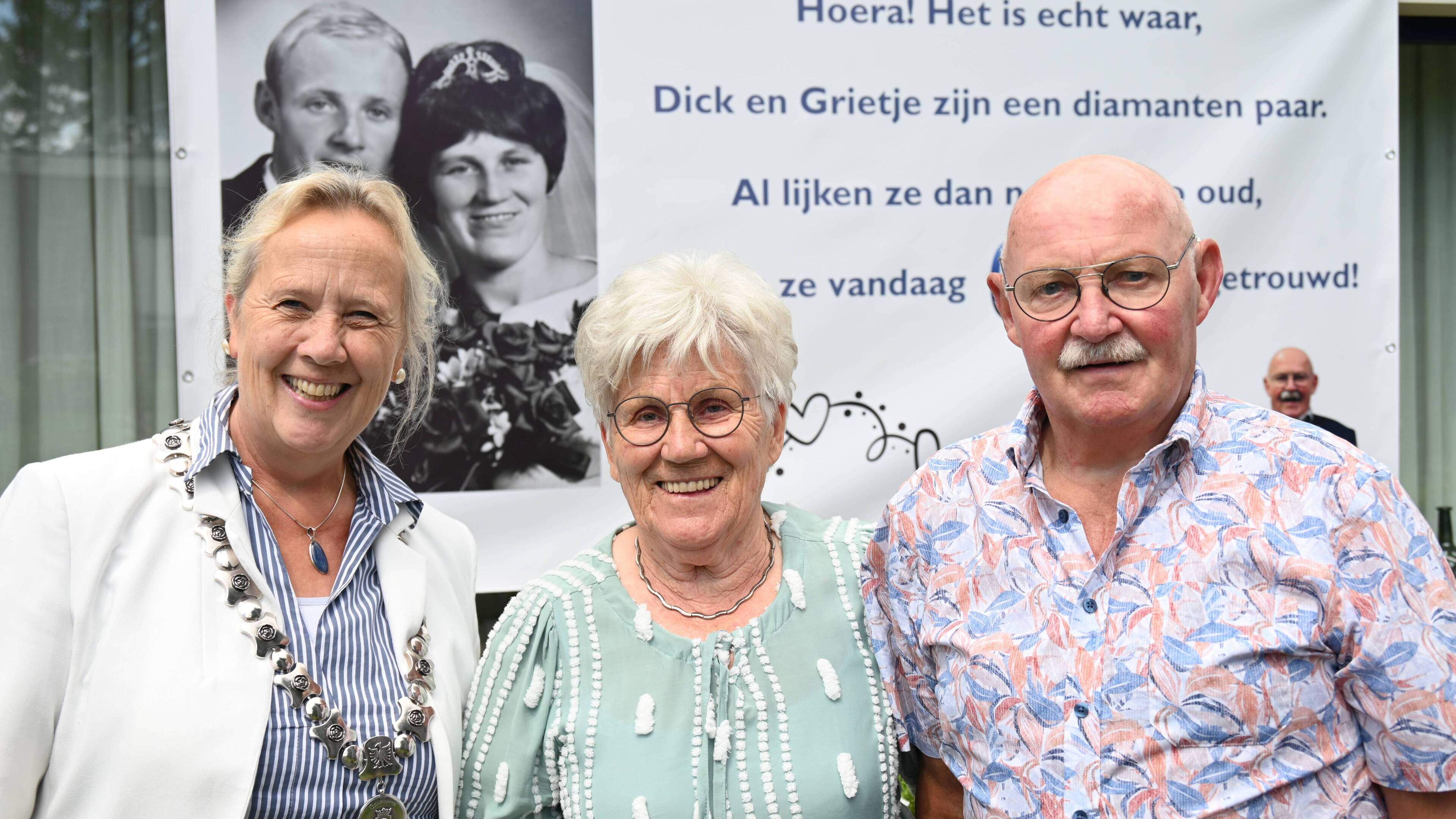 Dick en Grietje Arends uit Zuidwolde 60 jaar getrouwd: ’Je moet elkaar wat gunnen’