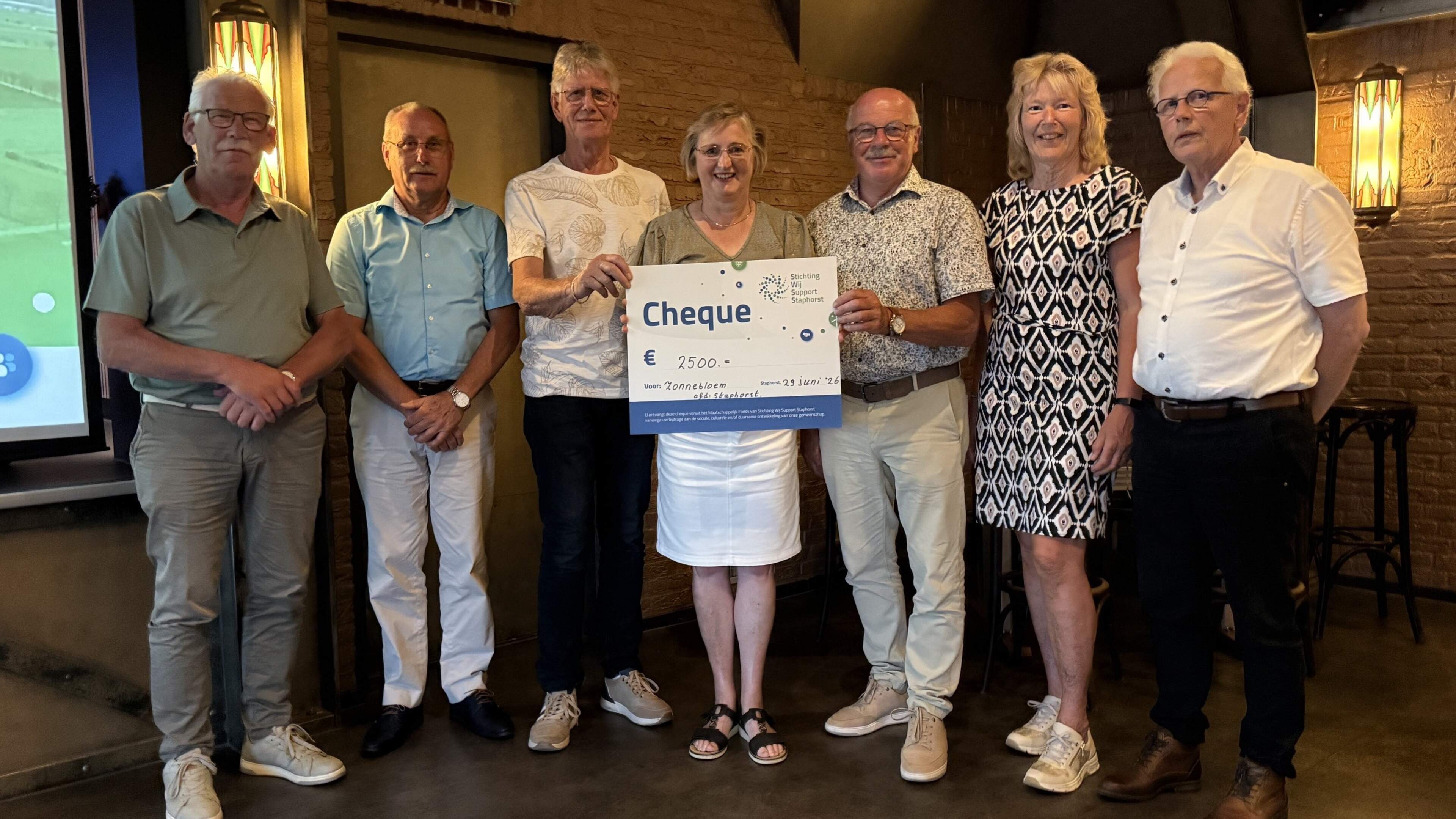 SWSS ondersteunt jubileumboottocht De Zonnebloem Staphorst met mooi bedrag