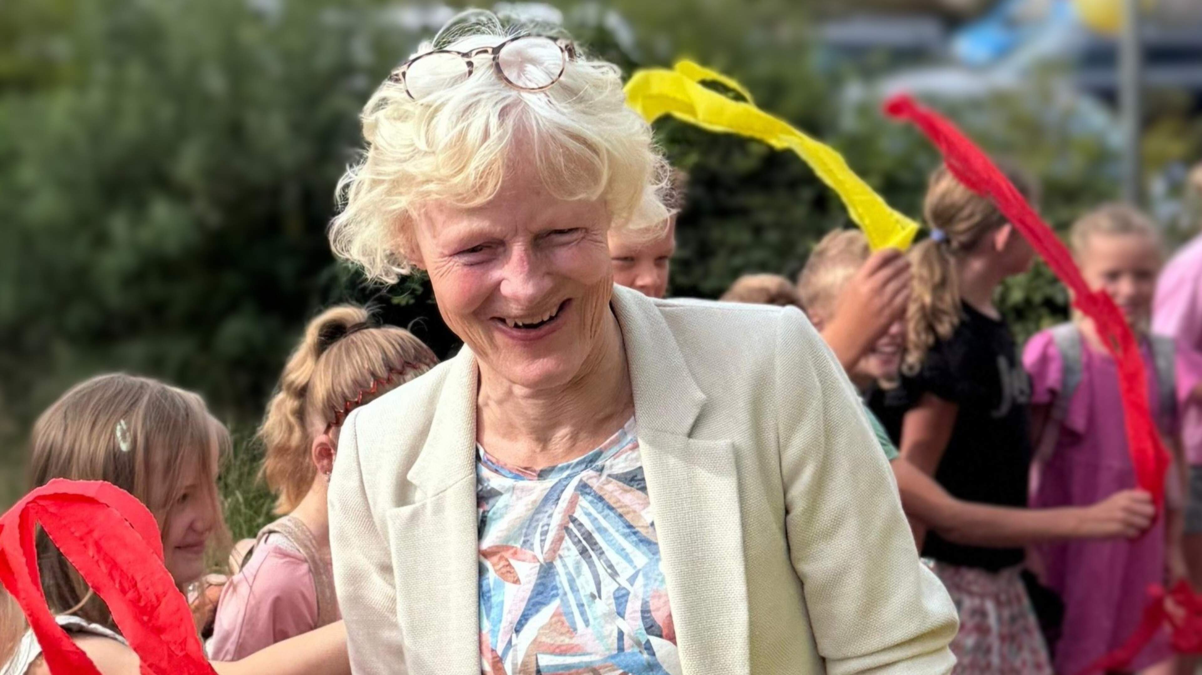 Juf Roelie van CNS Staphorst gaat na 44 jaar met welverdiend pensioen