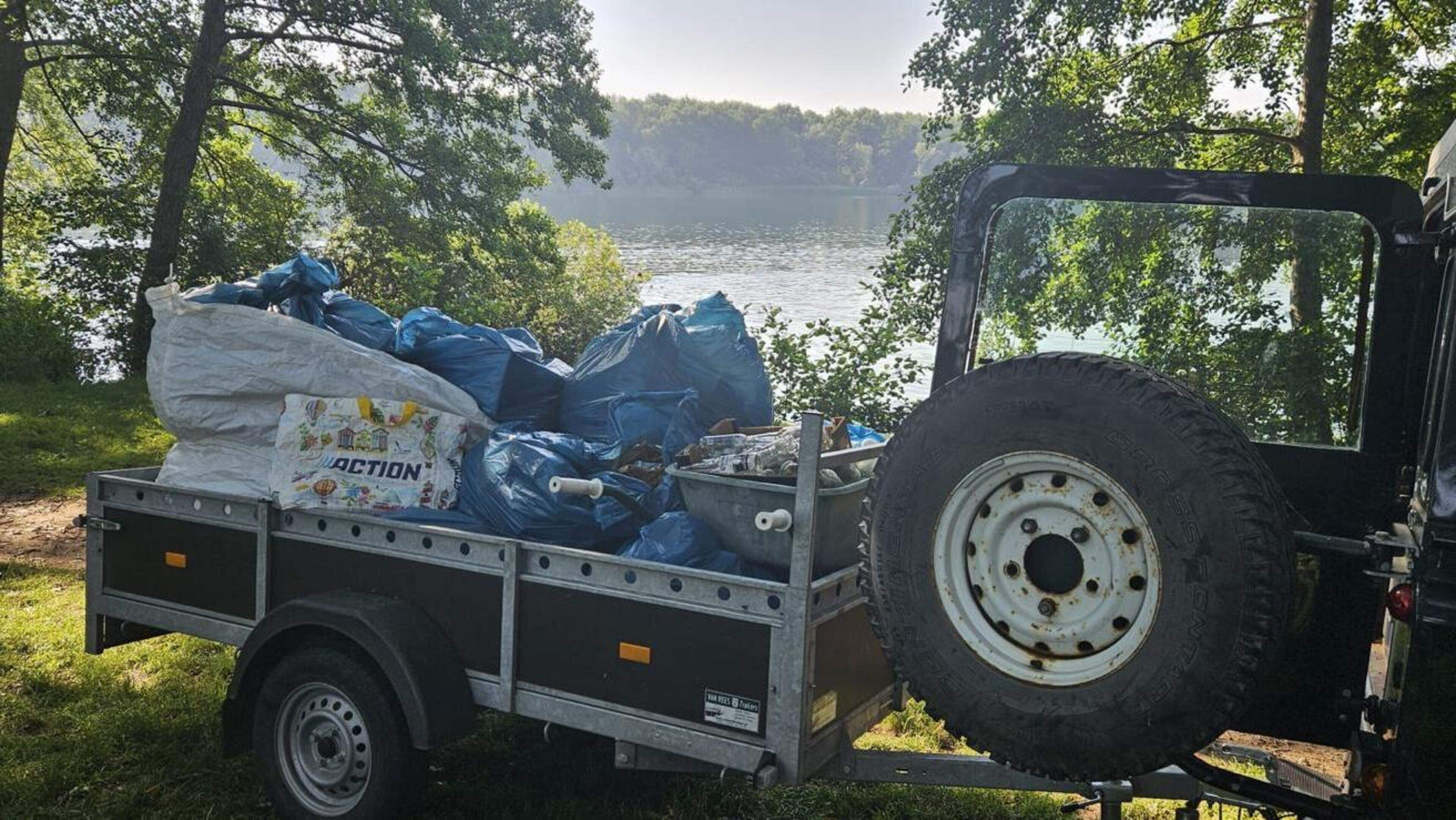 Pizzadozen, verpakkingen en blikjes: Stichting Engelgaarde gaat ingrijpen bij zwemplas Blijdenstein.