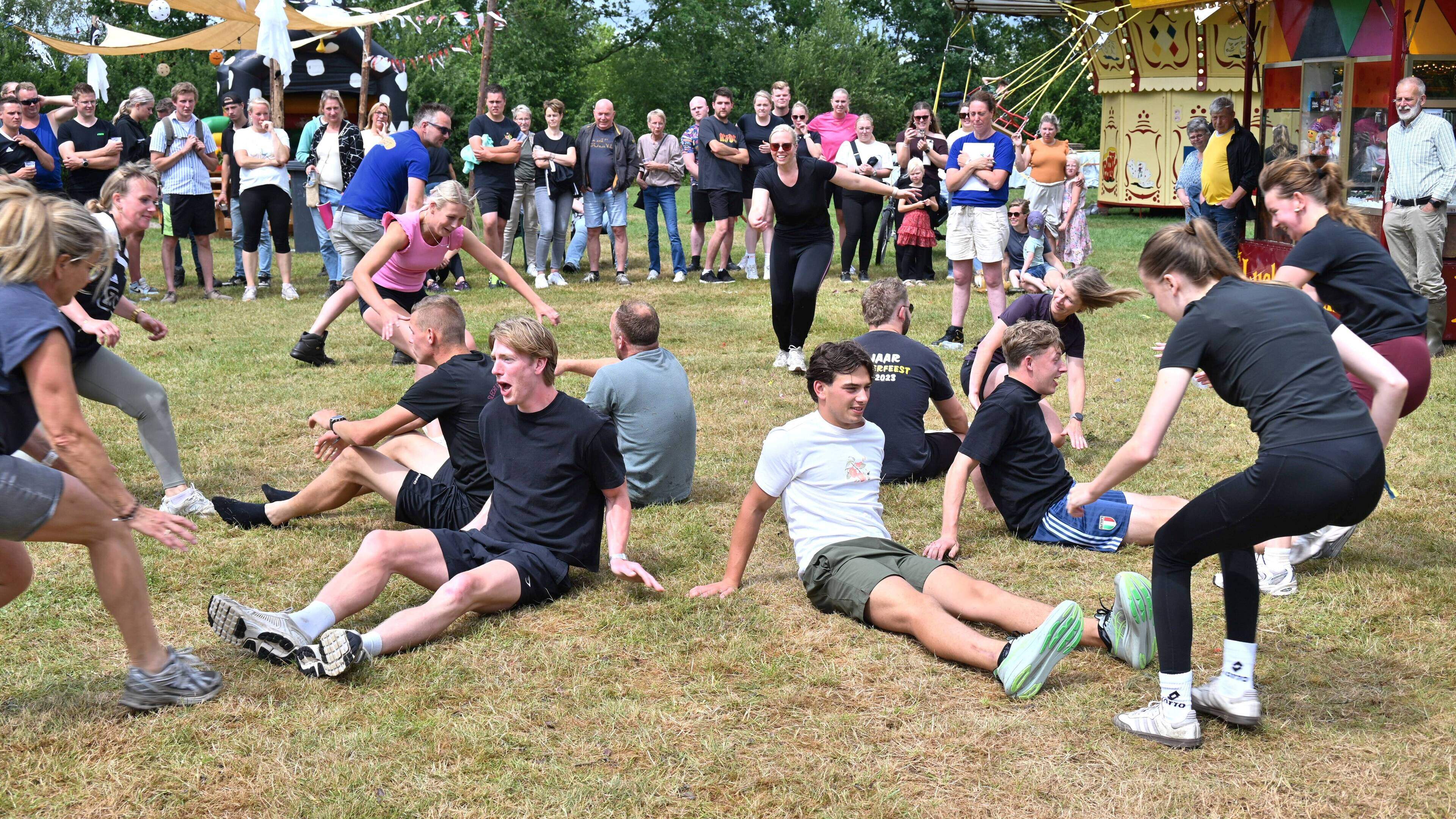 Spookachtige toestanden in Fort, vrouwen op mannenjacht tijdens jaarlijks dorpsfeest