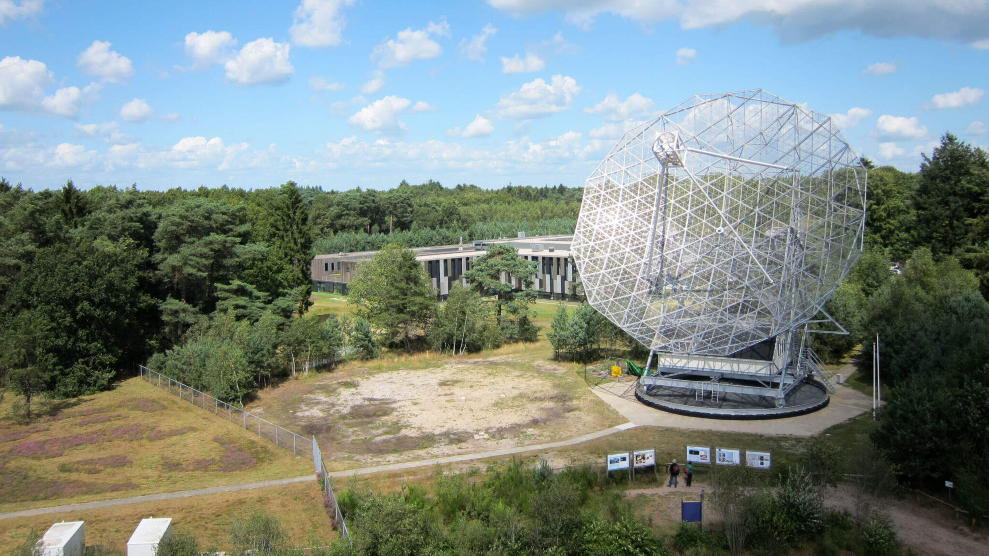 ASTRON in Dwingeloo laat tijdens open dag zien hoe wetenschap en techniek samenkomen