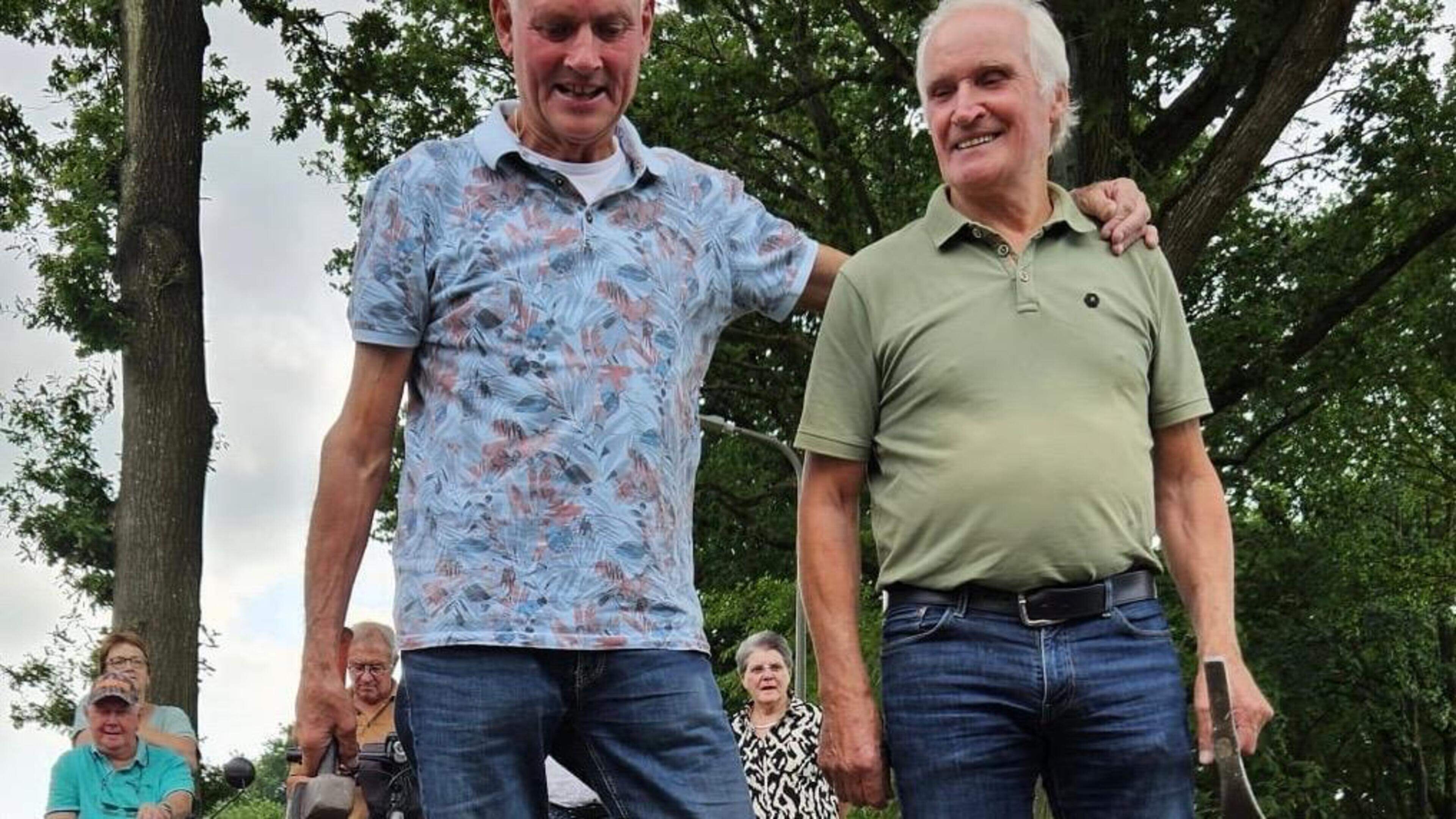 Duo Please uit Uffelte krijgt Walk of Fame tegel
