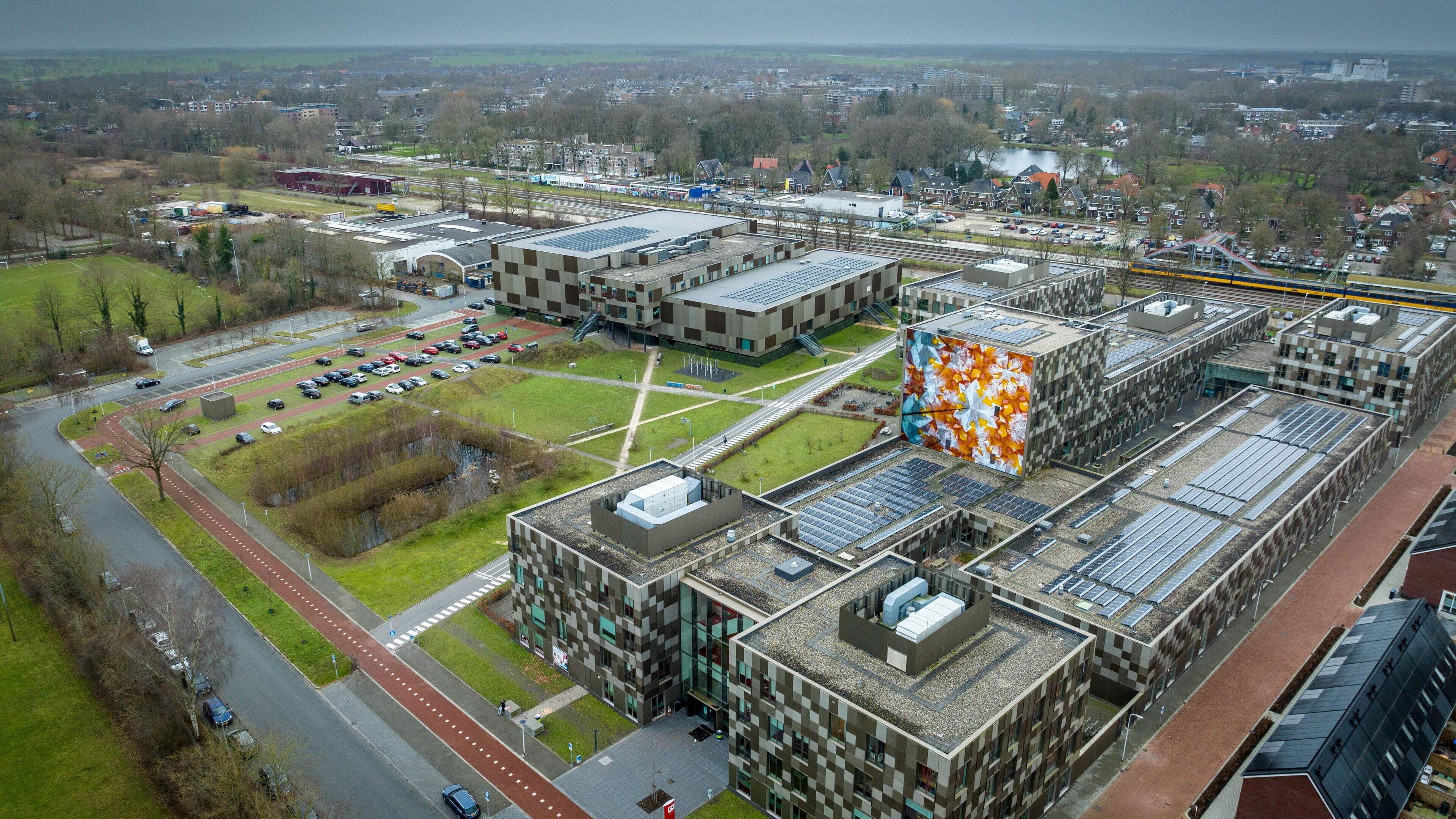 Gemeente Meppel ziet mogelijkheden om onderwijspark Ezinge over te nemen. ‘Dit kalenderjaar een defi