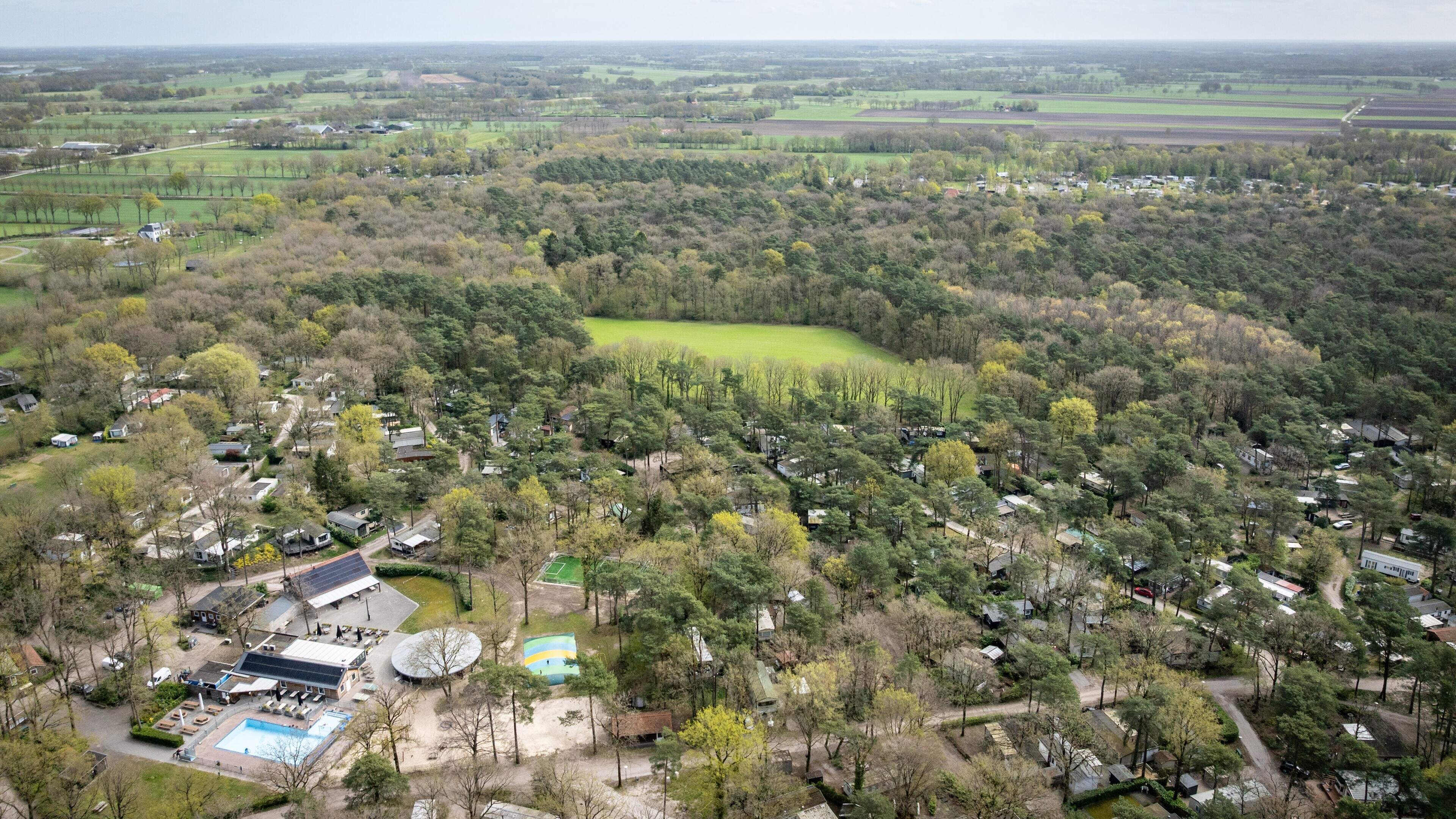 Recreatiepark De Vossenburcht in IJhorst (450 plekken en 30 hectare groot) staat aan de vooravond va