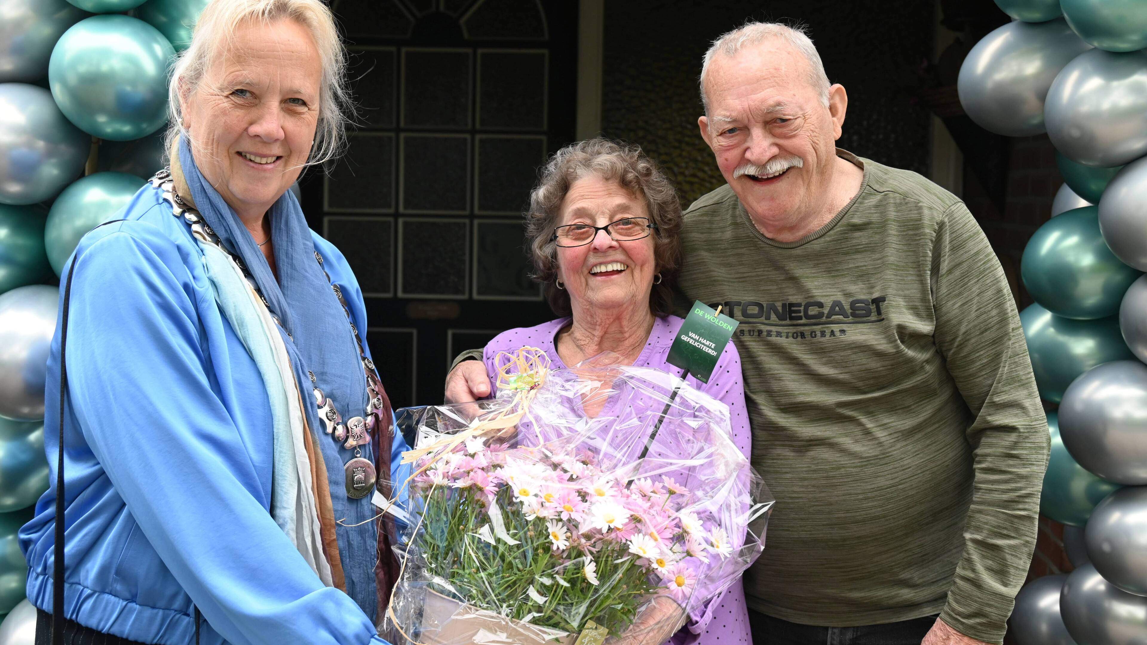 Gehrard en Grietje Annen zestig jaar getrouwd: Nog steeds genieten aan de N375